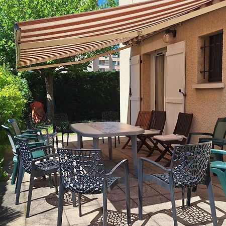 Dynamique Et Splendide Apartman Bourgoin-Jallieu Kültér fotó